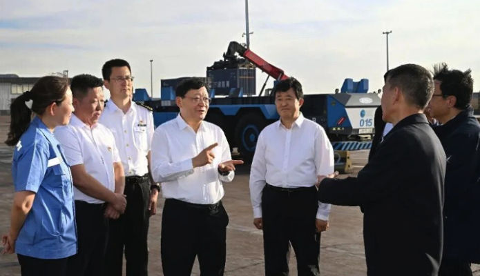王伟中在巴彦淖尔市调研并接待来访群众相关图片