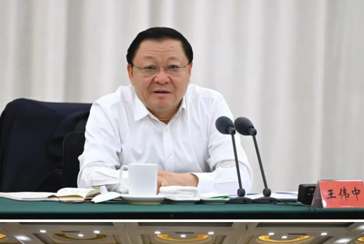 王伟中在巴彦淖尔市主持召开树立和践行正确政绩观学习教育工作座谈会相关图片