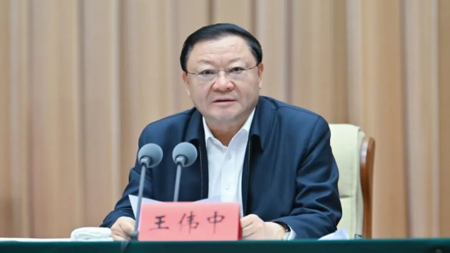 全区树立和践行正确政绩观学习教育警示教育会召开王伟中主持并讲话包钢张延昆时光辉出席相关图片