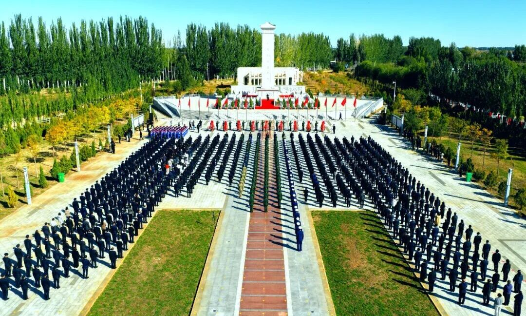 巴彦淖尔市举行烈士纪念日敬献花篮仪式相关图片